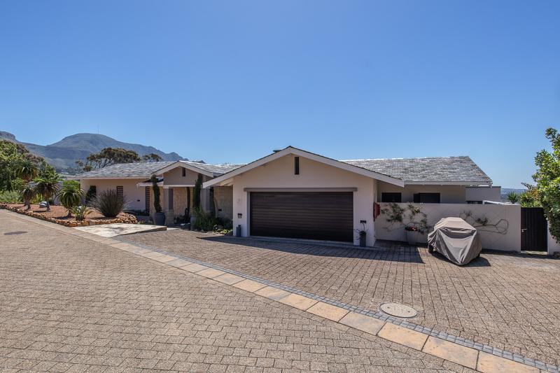 3 Bedroom Property for Sale in Stonehurst Mountain Estate Western Cape